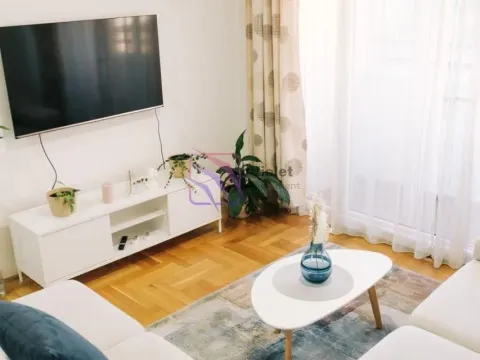 Izdavanje, dvosoban stan, 56m², City Kvart, Podgorica - image 10