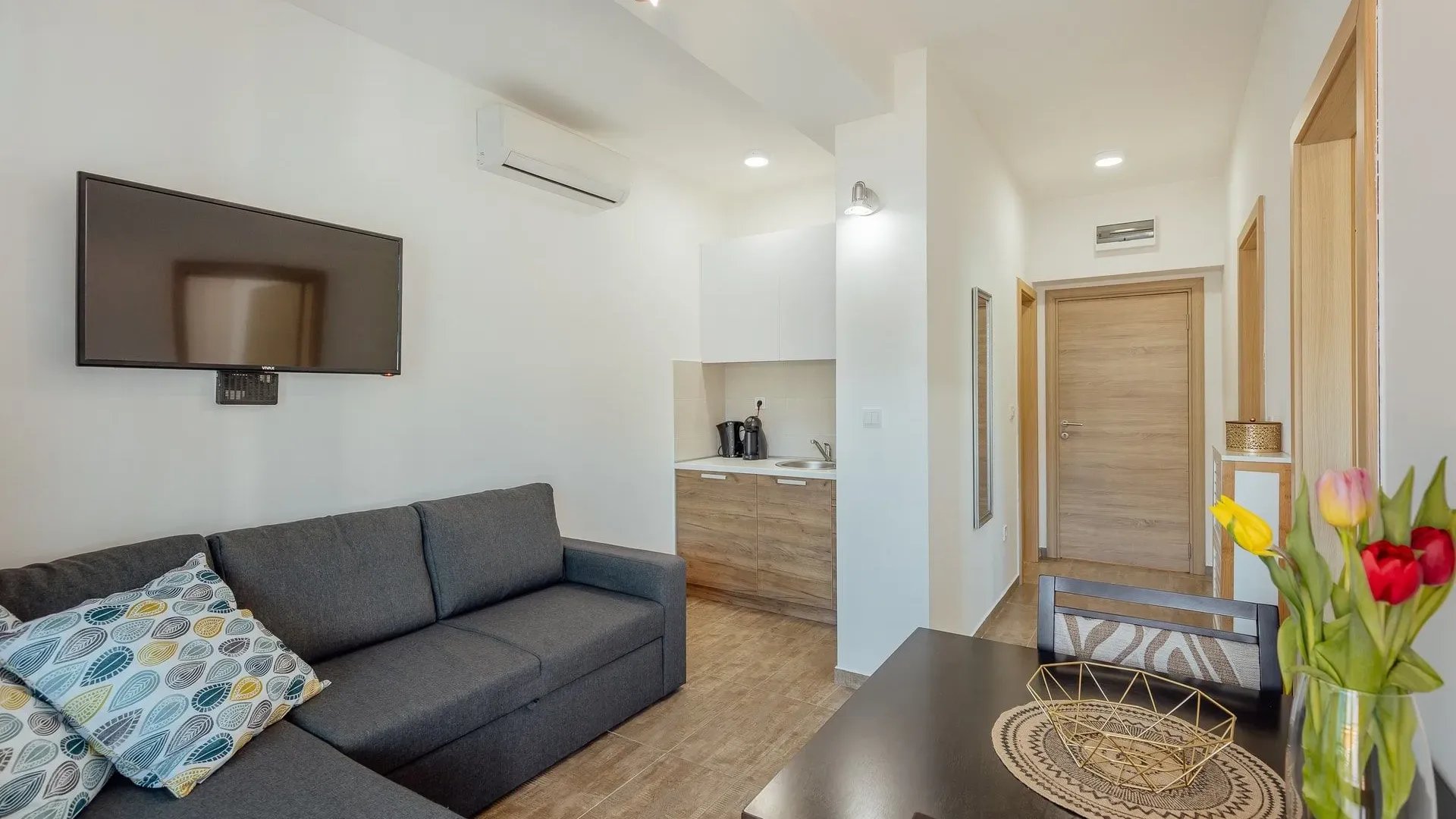 Prodaja, stan, 440m², Stoliv, Kotor