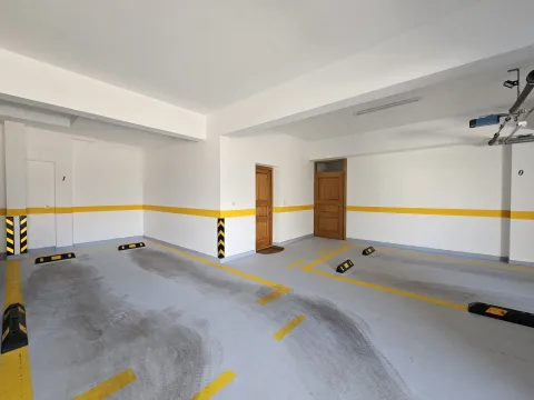 Prodaja, dvosoban stan, 106m², Dobrota, Kotor - image 17