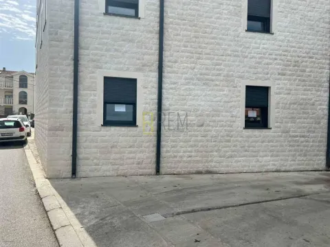 Prodaja, dvosoban stan, 75m², Stara Varoš, Podgorica - image 2