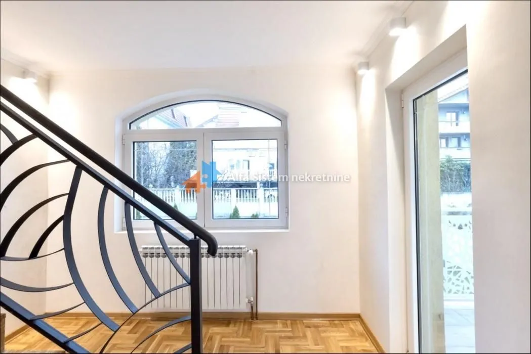 Izdavanje, kuća, 417m², Voždovac Sve Podlokacije, Beograd