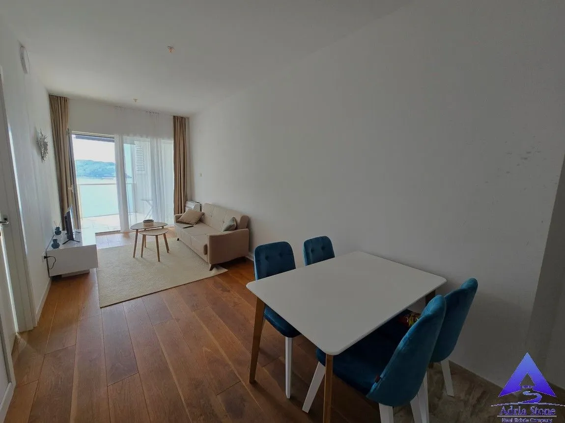 Prodaja, dvosoban stan, 77m², Centar, Budva