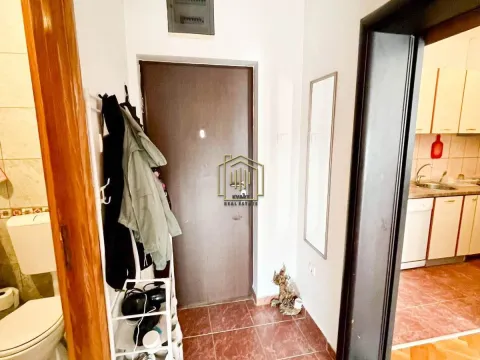 Prodaja, jednosoban stan, 49m², Stari Aerodrom, Podgorica - image 9