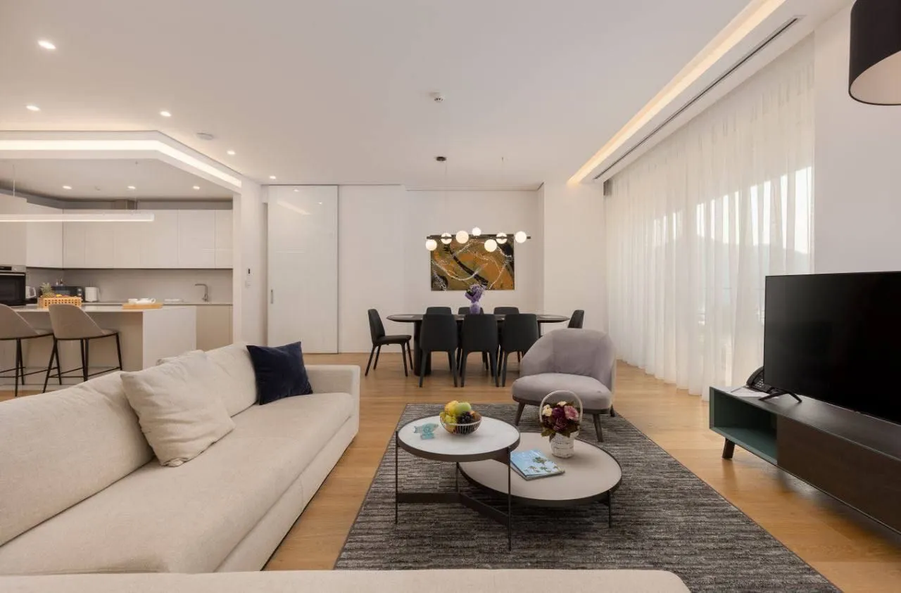Prodaja, četvorosoban stan, 287m², Dukley Gardens, Budva