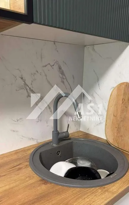 Izdavanje, dvosoban stan, 48m², Socijalno, Novi Sad Sve Podlokacije