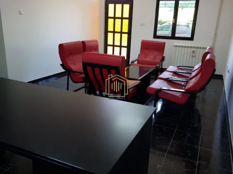 Izdavanje, poslovni prostor, 80m², Stari Aerodrom, Podgorica - image 8