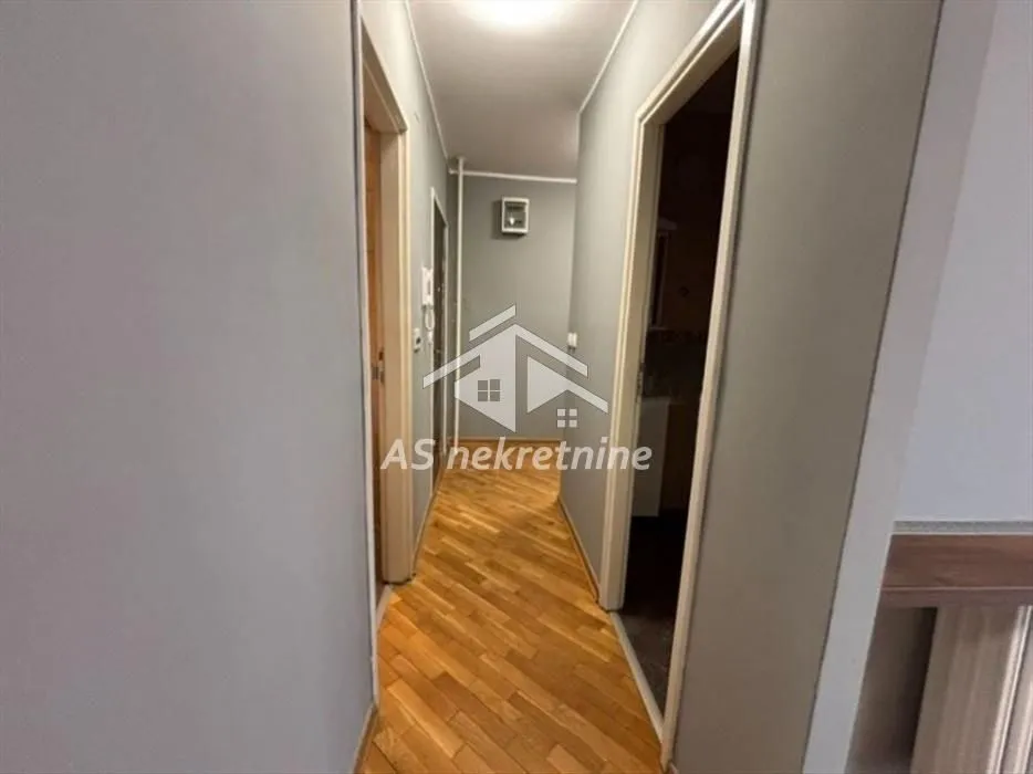 Izdavanje, trosoban stan, 73m², Novi Beograd Blok 22, Novi Beograd Sve Podlokacije