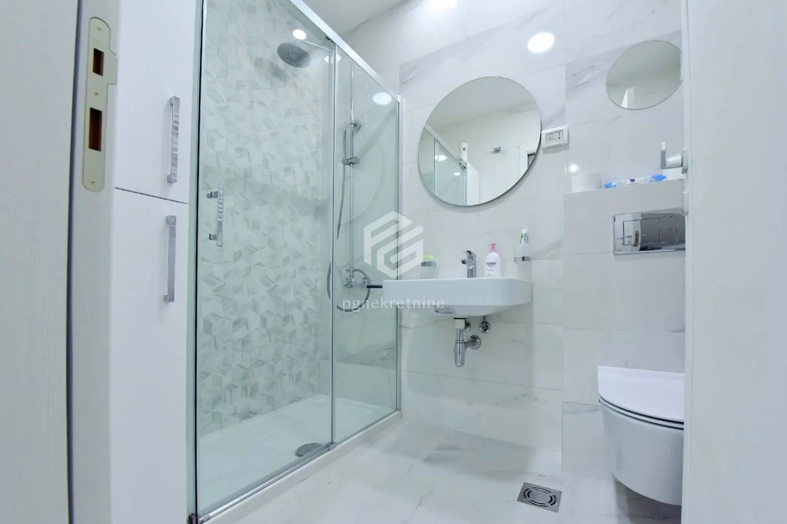 Rent, one bedroom apartment, 49m², Central Point, Podgorica