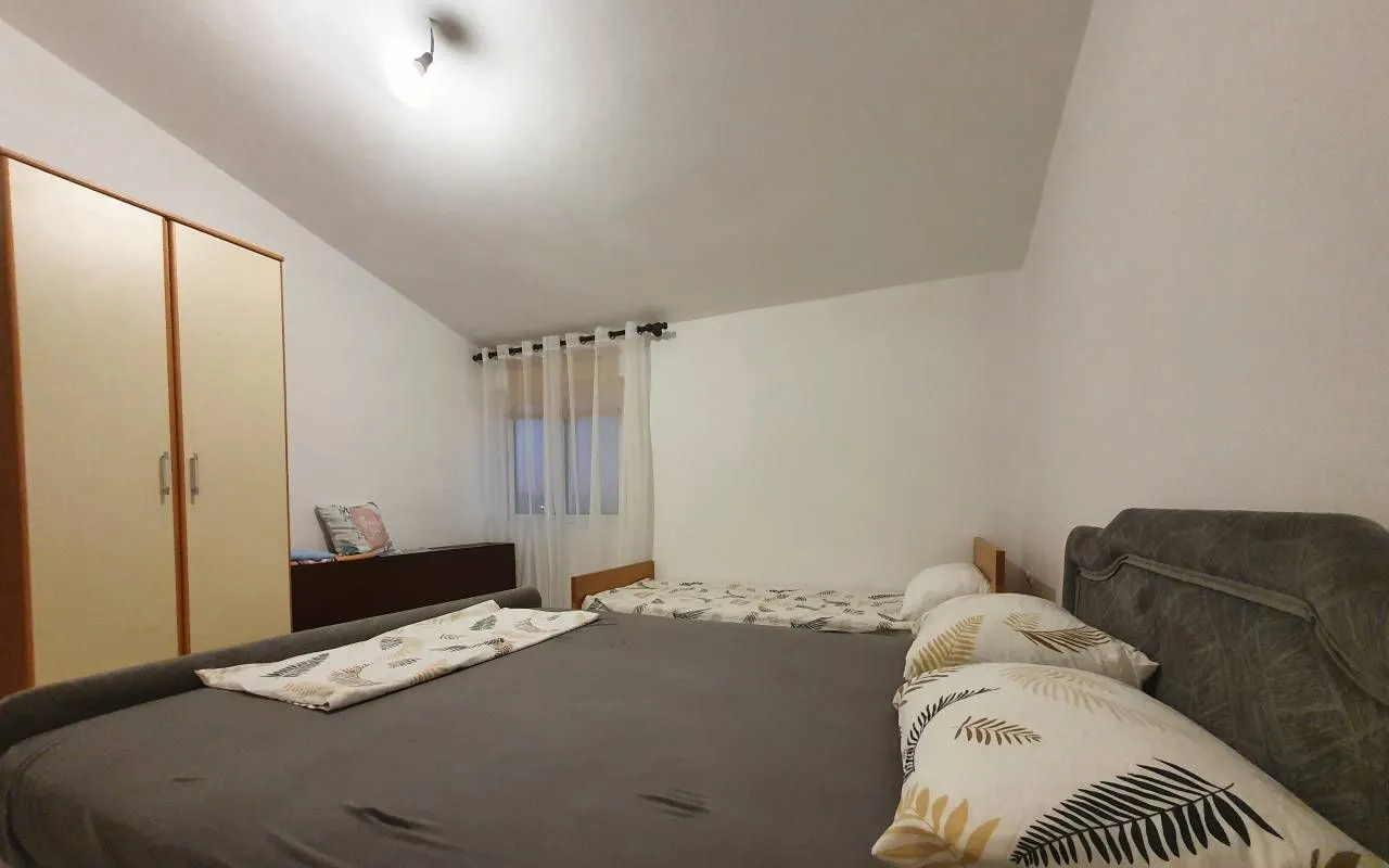 Izdavanje, dvosoban stan, 80m², Ilino, Bar