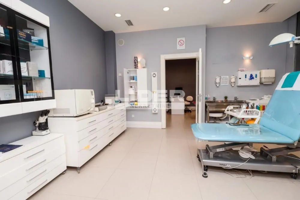 Rent, office space, 147m², Kalenić Pijaca, Vračar Sve Podlokacije