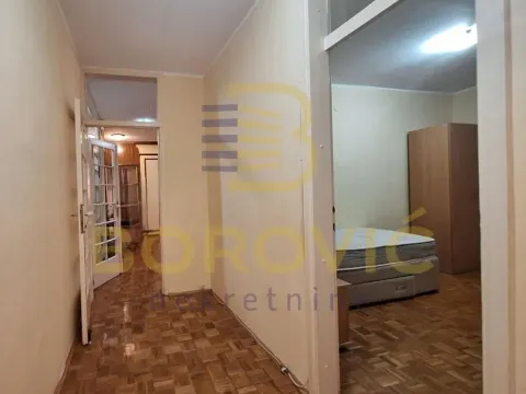 Izdavanje, četvorosoban stan, 100m², Kalenić Pijaca, Vračar Sve Podlokacije - image 13