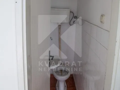 Izdavanje, poslovni prostor, 122m², Autobuska stanica, Podgorica - image 11