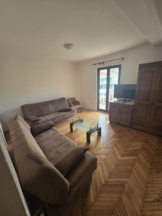 Izdavanje, jednosoban stan, 50m², Budva, Crna Gora