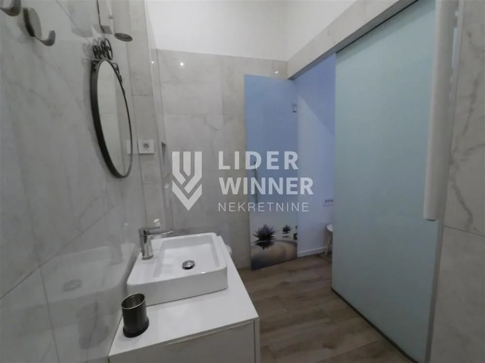 Izdavanje, trosoban stan, 62m², Stari Grad, Beograd