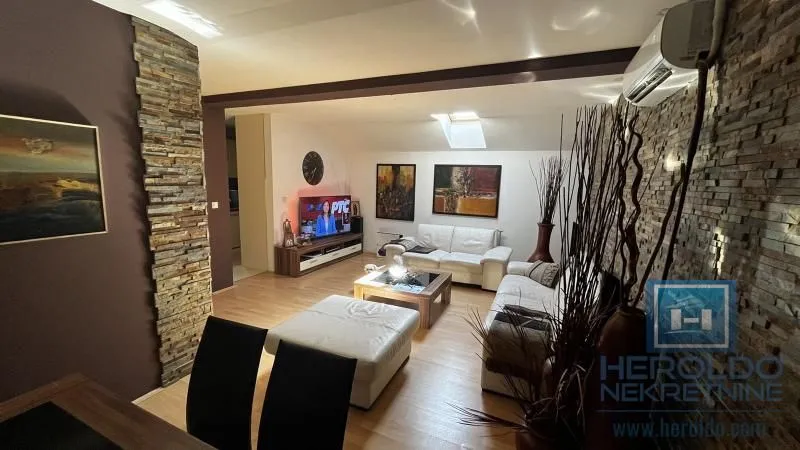 Prodaja, trosoban stan, 71m², Centar, Jagodina
