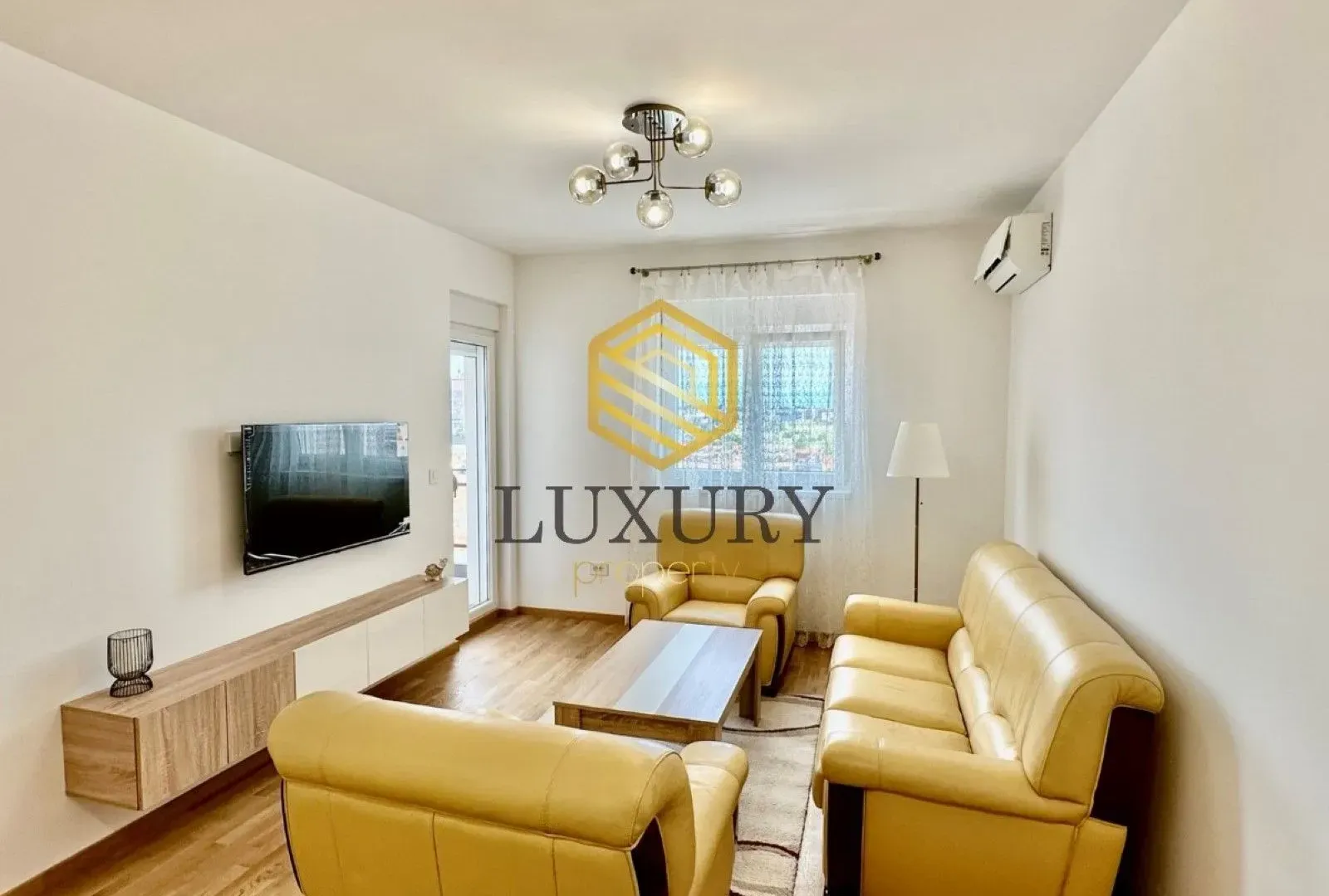 Izdavanje, jednosoban stan, 47m², Stari Aerodrom, Podgorica