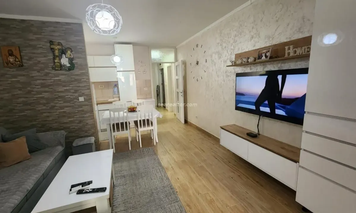 Prodaja, dvosoban stan, 48m², Dobrota, Kotor