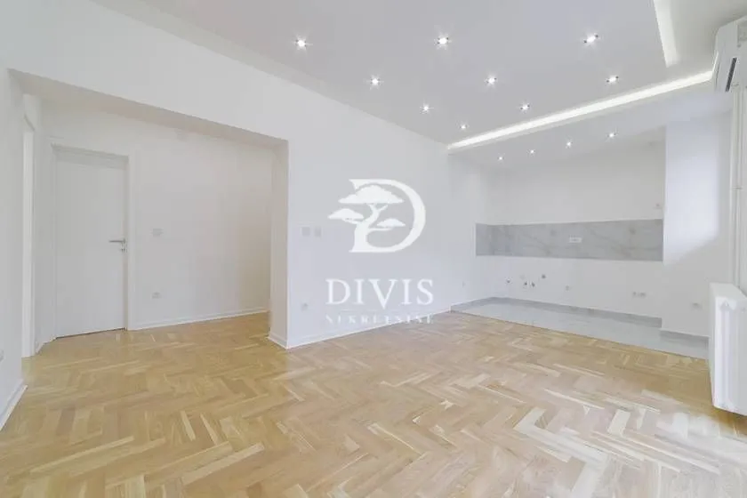 Sale, four bedroom apartment, 80m², Vračar Sve Podlokacije, Beograd