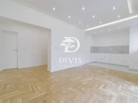 Sale, four bedroom apartment, 80m², Vračar Sve Podlokacije, Beograd - image 4