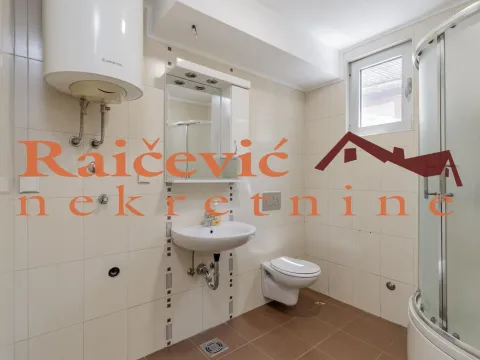 Izdavanje, poslovni prostor, 117m², Voždovac Sve Podlokacije, Beograd - image 16