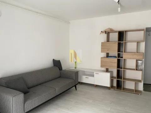 Prodaja, jednosoban stan, 35m², Adamovićevo Naselje, Novi Sad Sve Podlokacije