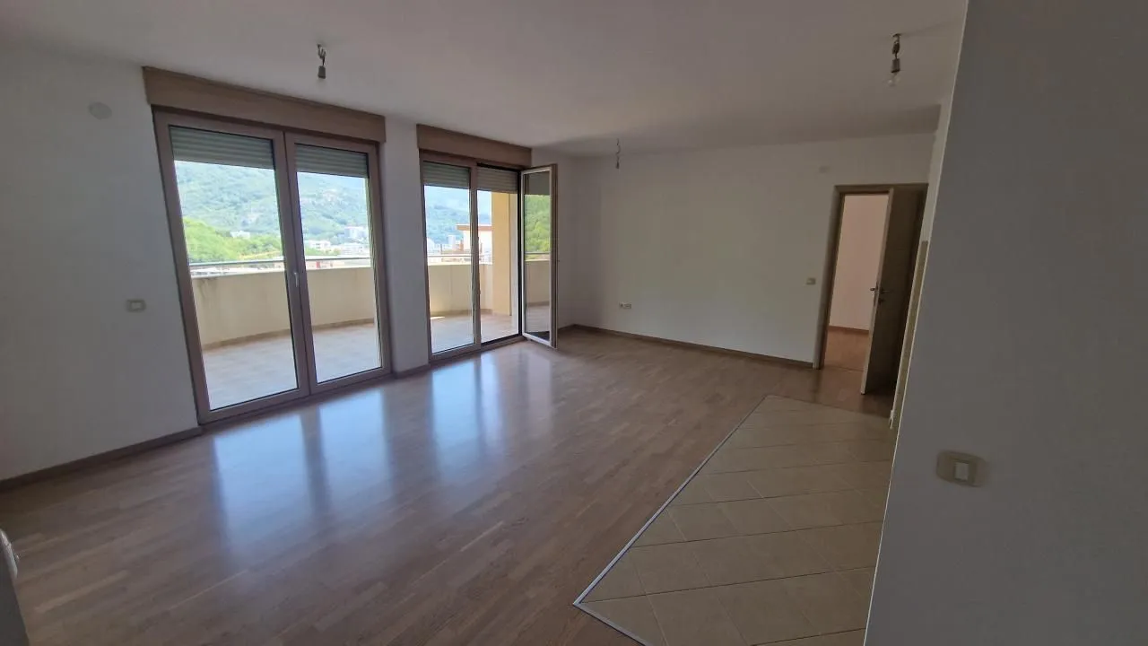 Sale, two bedroom apartment, 105m², Bečići, Budva