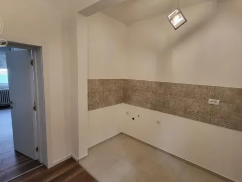 Sale, three bedroom apartment, 79m², Petrovaradin, Novi Sad - image 10