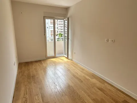 Rent, one bedroom apartment, 43m², Central Point, Podgorica - image 1