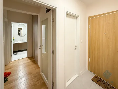 Izdavanje, dvosoban stan, 74m², Central Point, Podgorica - image 10