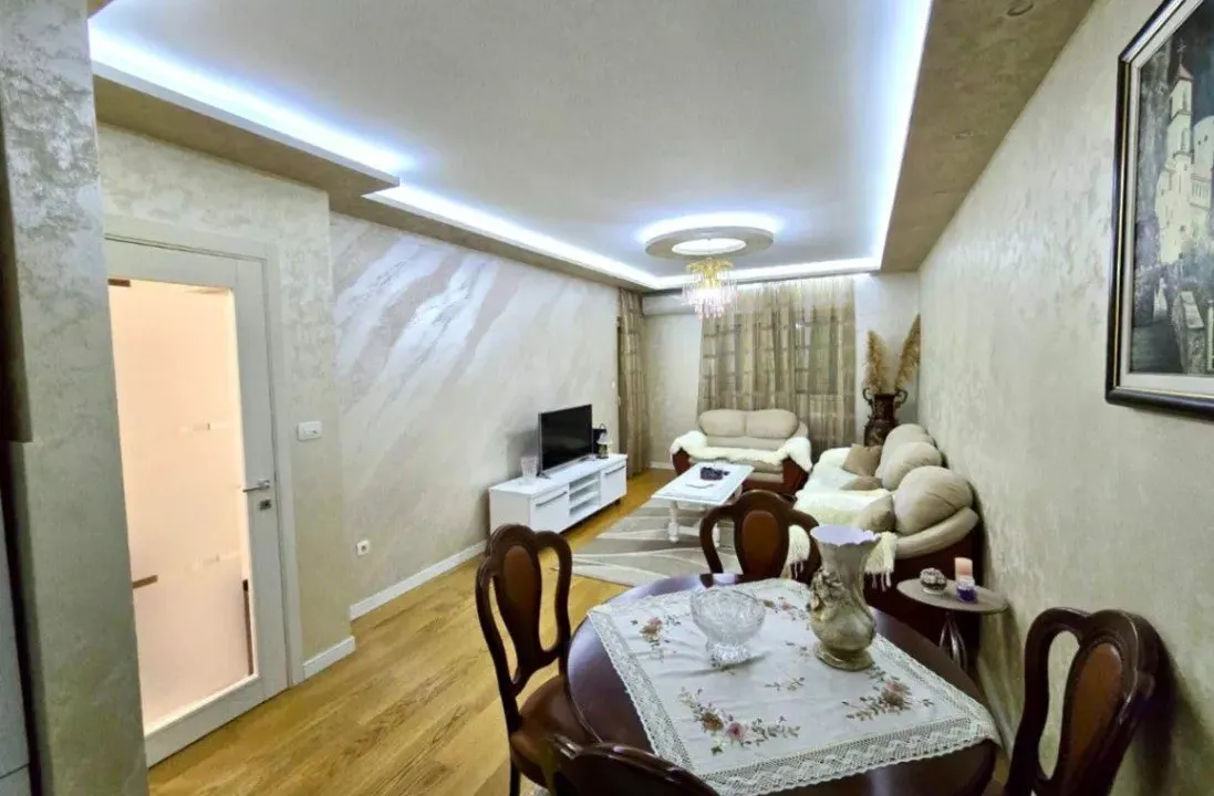 Izdavanje, jednosoban stan, 50m², Central Point, Podgorica