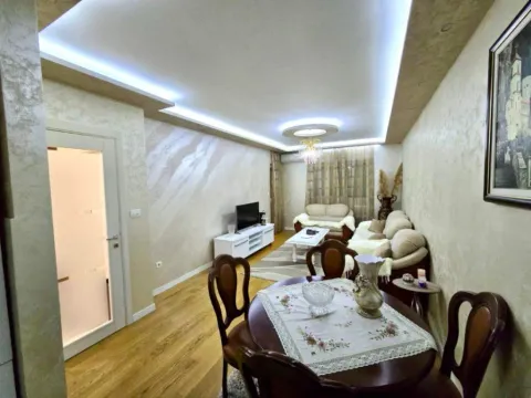 Izdavanje, jednosoban stan, 50m², Central Point, Podgorica - image 1