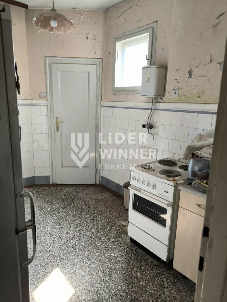 Sale, three bedroom apartment, 77m², Stari Grad, Beograd