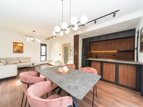 Prodaja, kuća, 150m², Gornja Gorica, Podgorica - image 10