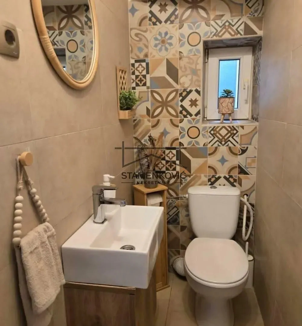 Prodaja, četvorosoban stan, 72m², Nova Detelinara, Novi Sad Sve Podlokacije