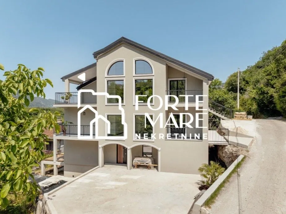 Prodaja, dvosoban stan, 103m², Herceg Novi, Crna Gora