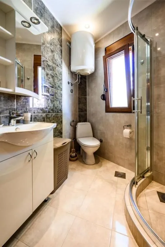 Prodaja, kuća, 255m², Šušanj, Bar