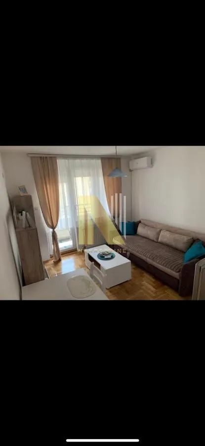 Izdavanje, garsonjera, 26m², Bulevar Evrope, Novi Sad Sve Podlokacije