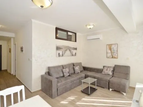 Izdavanje, stan, 64m2, Pržno, Budva Izdavanje, stan, 64m2, Pržno, Budva