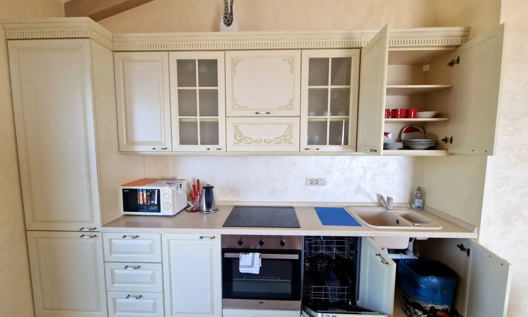 Sale, house, 300m², Reževići, Budva