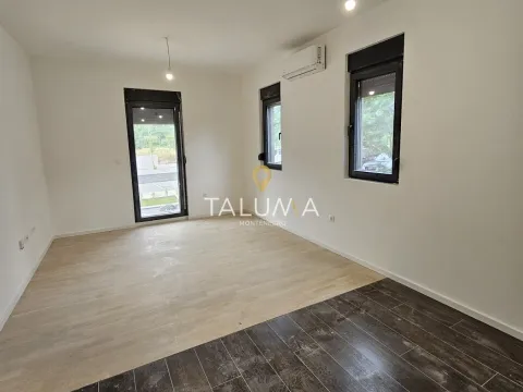 Rent, one bedroom apartment, 44m², Tološi, Podgorica - image 2