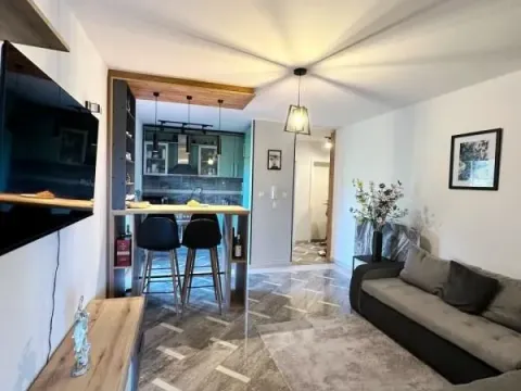 Sale, one bedroom apartment, 65m², Prijevor, Budva - image 1