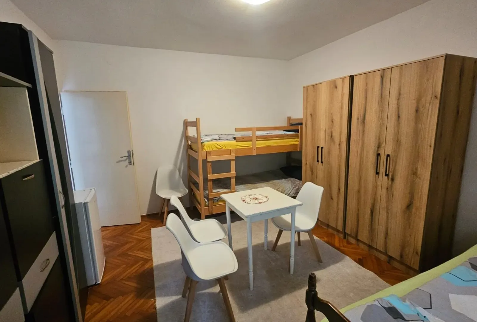 Izdavanje, stan, 90m², Kotor, Crna Gora