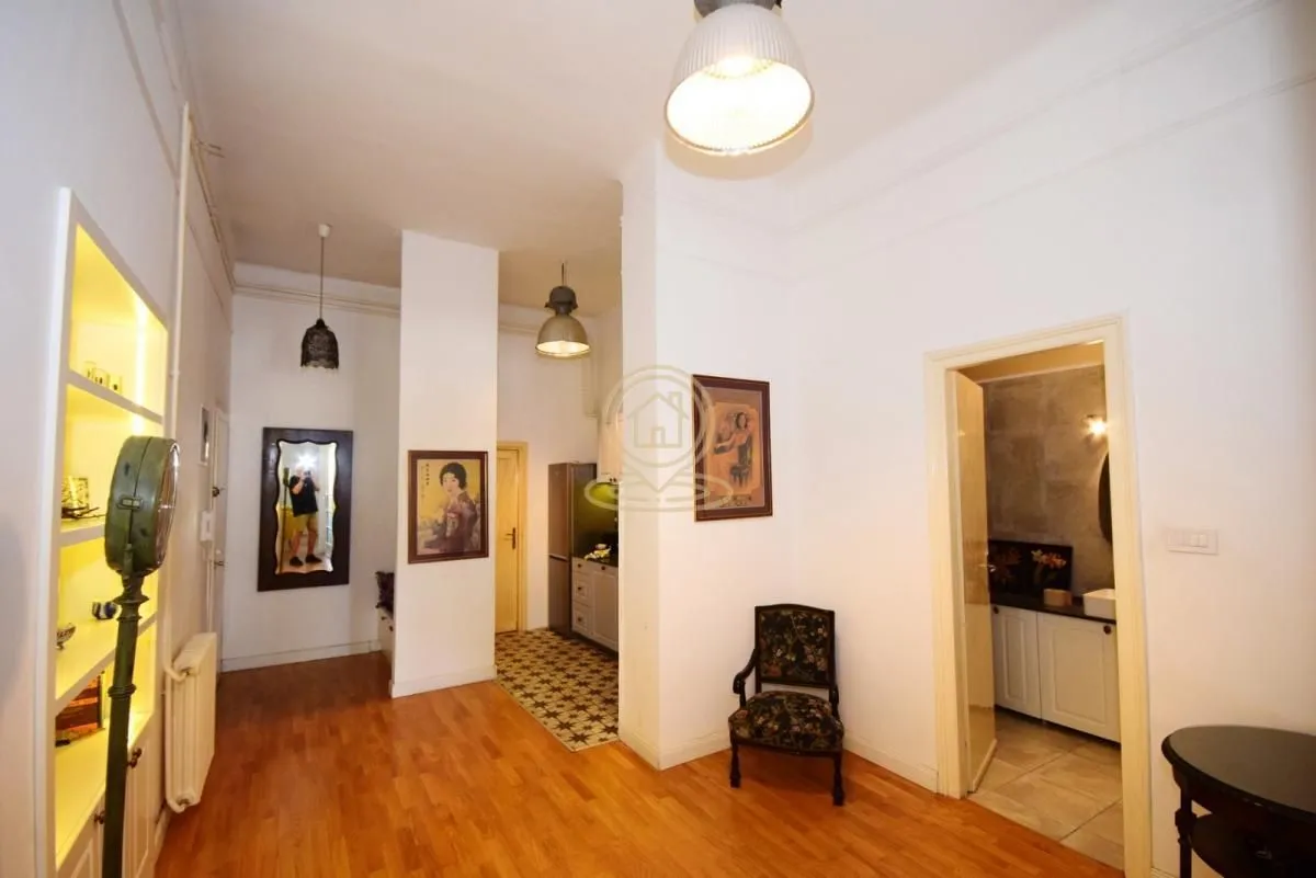 Izdavanje, trosoban stan, 76m², Stari Grad, Beograd