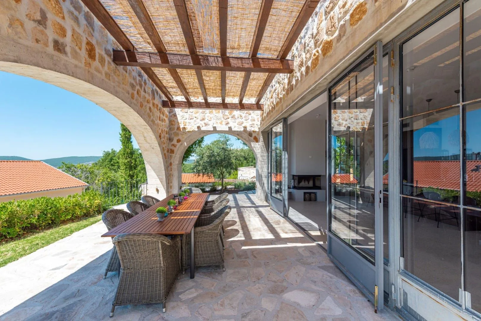 Prodaja, četvorosoban stan, 2000m², Trebešin, Herceg Novi