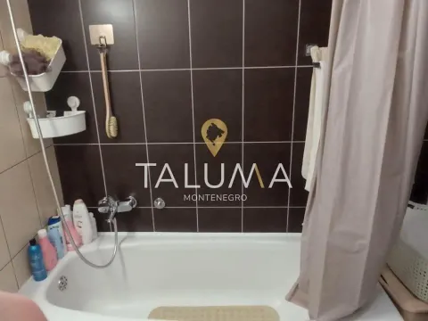 Sale, two bedroom apartment, 74m², City Kvart, Podgorica - image 4