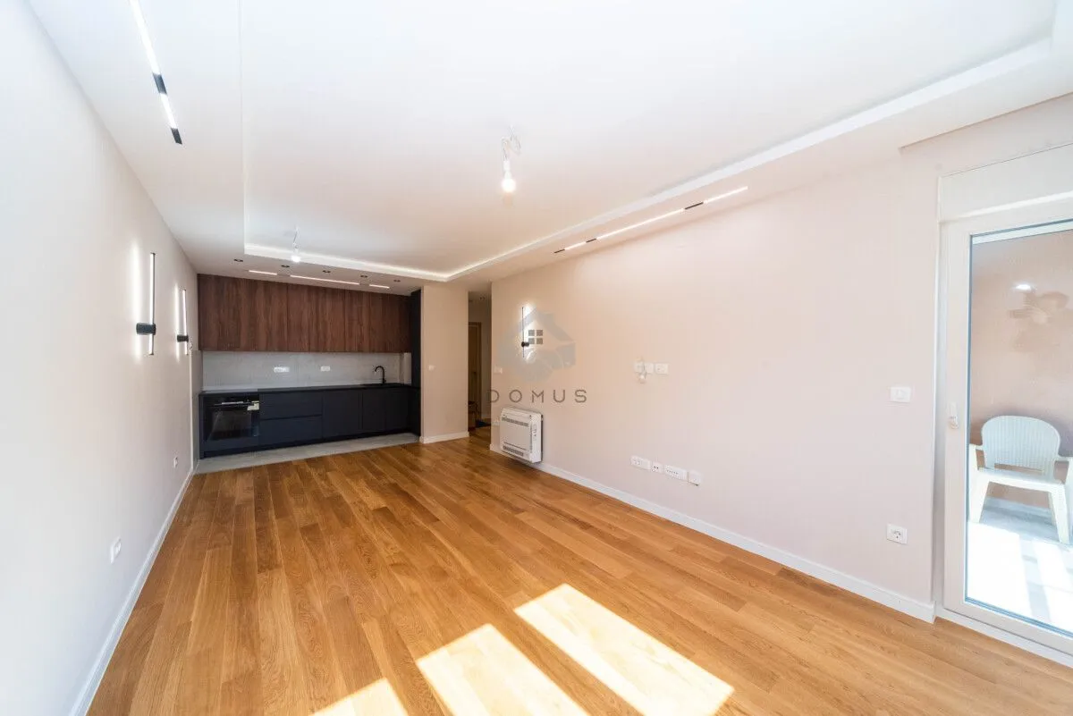 Rent, office space, 67m², Central Point, Podgorica