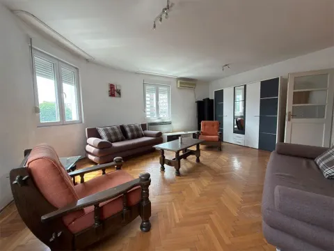 Sale, two bedroom apartment, 65m², Kalenić Pijaca, Vračar Sve Podlokacije - image 2