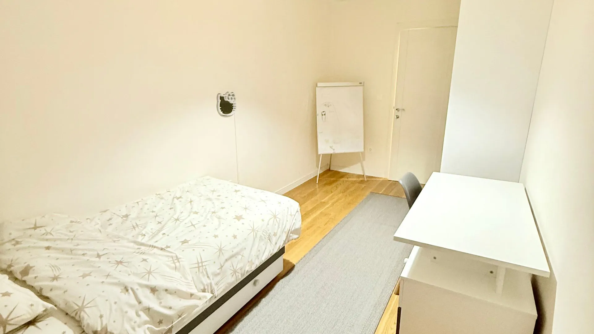 Izdavanje, trosoban stan, 96m², Central Point, Podgorica