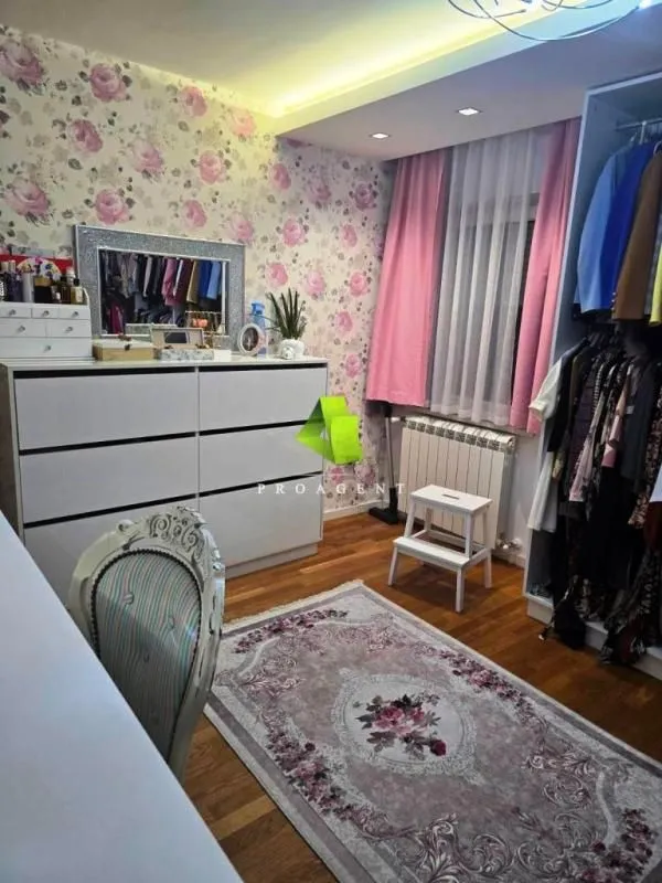 Prodaja, kuća, 377m², Palilula, Niš