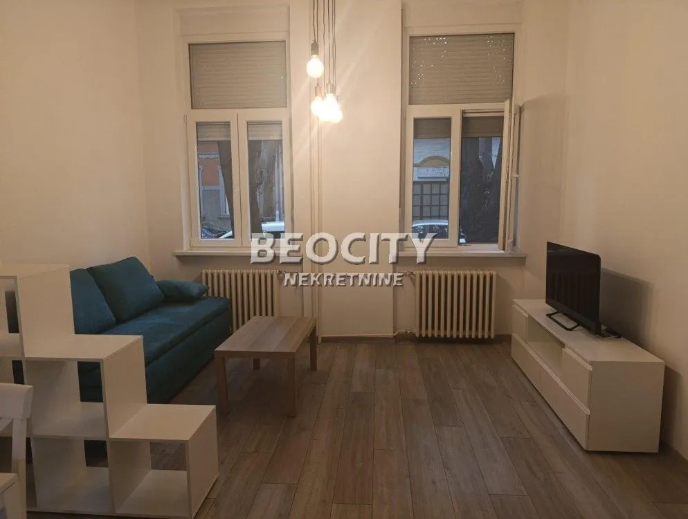 Izdavanje, jednosoban stan, 40m², Centar, Novi Sad